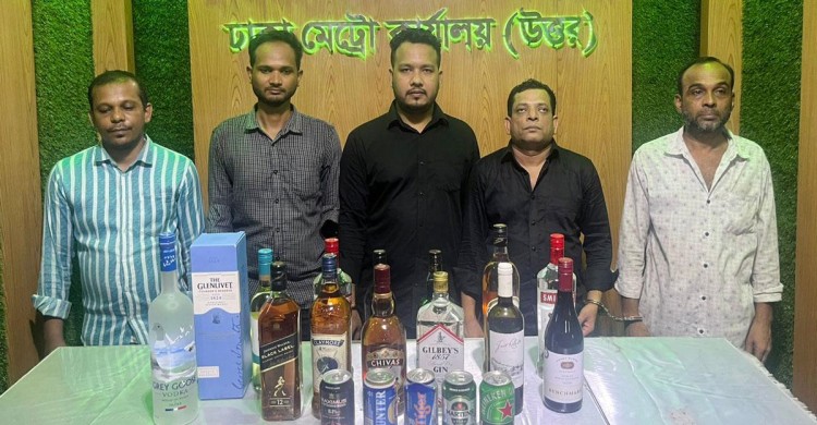 বনানীর সুইট ড্রিম হোটেলে মিলল ৯৮৪ বোতল বিদেশি মদ